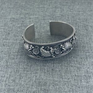Vintage Navajo 80's  Sterling Cuff Bracelet